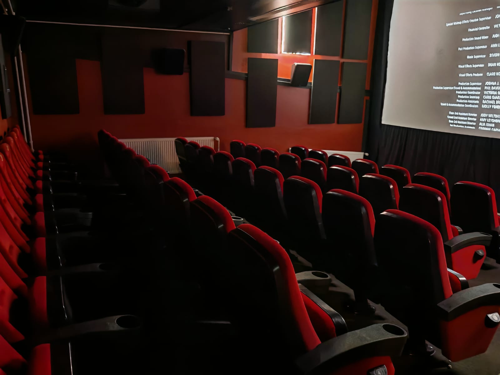 Elokuvateatterin sali
