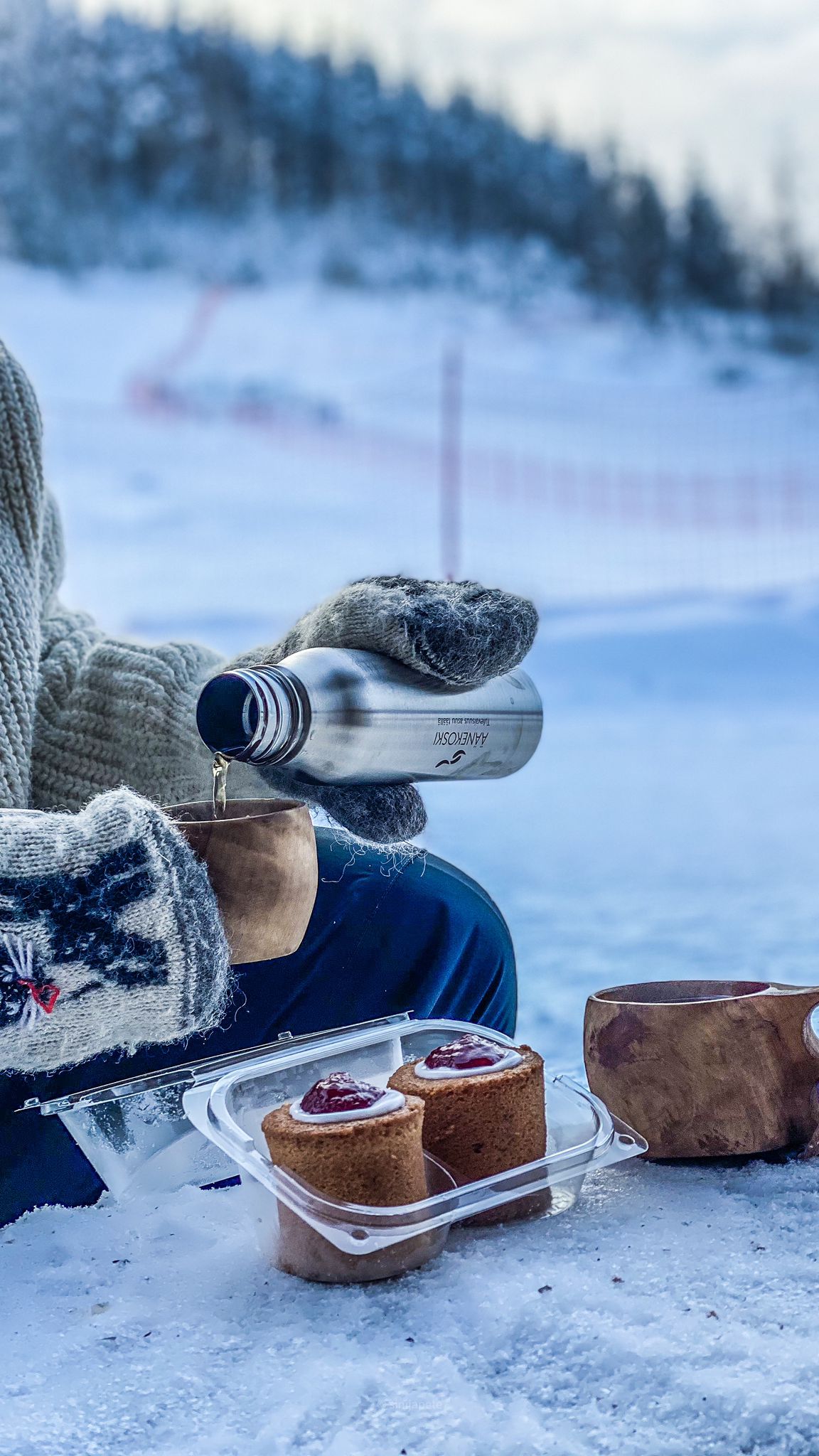 Kuvituskuva eväiden syömisestä Äänekoskella.